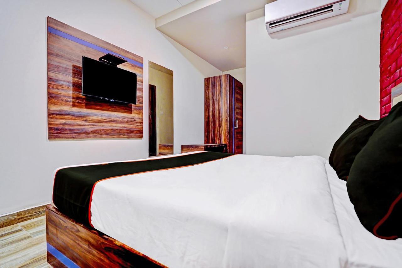 Super Collection O Kalinga Bapuji Nagar Hotel Бхубанешвар Екстериор снимка