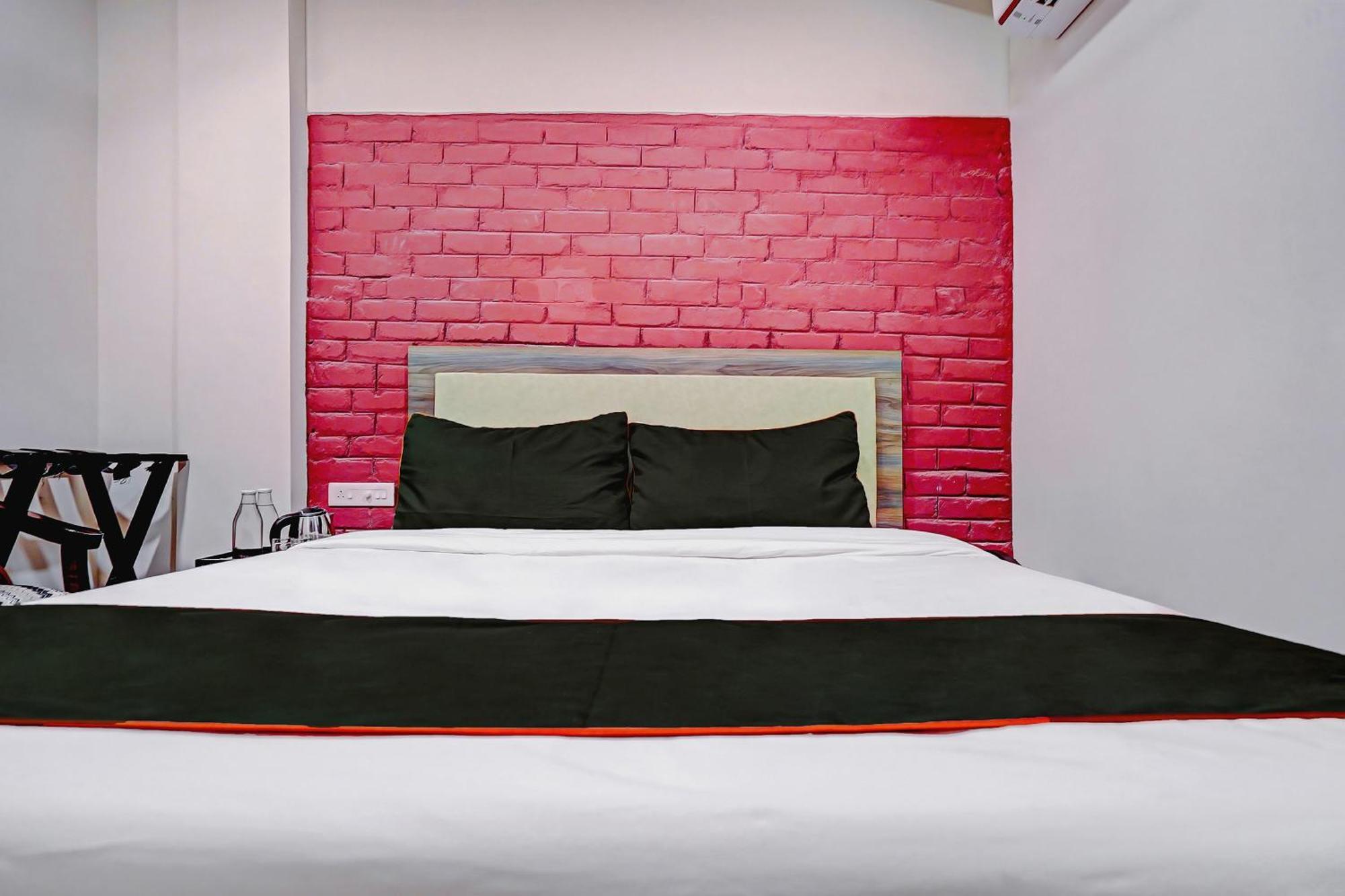 Super Collection O Kalinga Bapuji Nagar Hotel Бхубанешвар Екстериор снимка